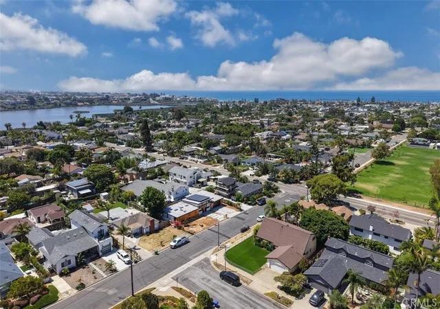 Photo 4 of Single family home for sale at 1211 Kelly, Oceanside, CA 92054 | MLS# SW26152155 | Listing updated on 2026-10-01