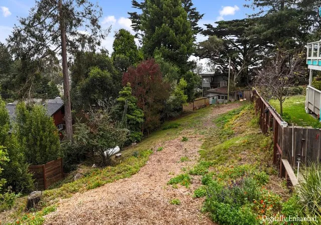 3rd image of 547 Isabella Rd, El Granada, CA 94019 | MLS# ML82053020