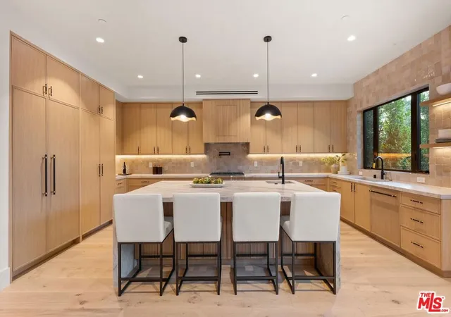 4th image of 14557 Addison St, Sherman Oaks, CA 91403 | MLS# 26859129
