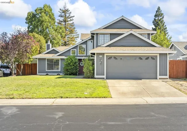 Homes for sale in Roseville, CA | 1030 Betsy Ross Dr, Roseville, CA 95747 | MLS# 41141473