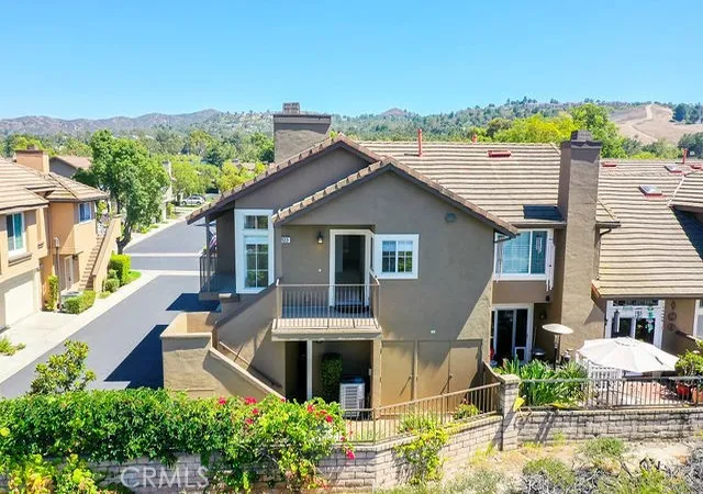 Photo 3 of Condo for sale at 8123 E Oak Ridge Cir, Anaheim, CA 92808 | MLS# IG26150947 | Listing updated on 2026-10-10