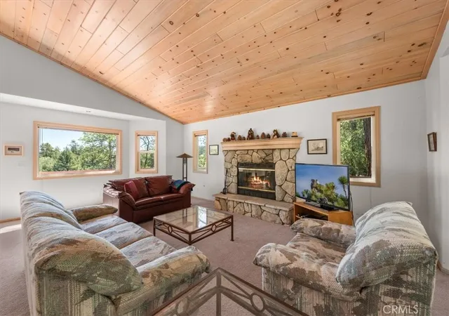 Photo 2 of Single family home for sale at 530 Villa Grv, Big Bear Lake, CA 92315 | MLS# OC26148551 | Listing updated on 2026-09-10