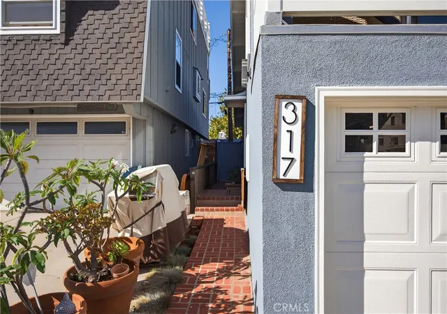 Photo 3 of Single family home for sale at 317 Cahuenga, Oxnard, CA 93035 | MLS# SR26151925 | Listing updated on 2026-10-03