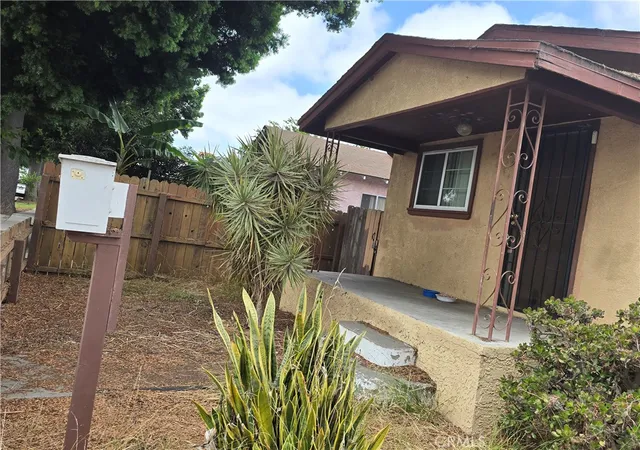Photo 2 of Sale Pending at 363 E Morningside, Long Beach, CA 90805 | MLS# PW26152572 | Listing updated on 2026-09-17