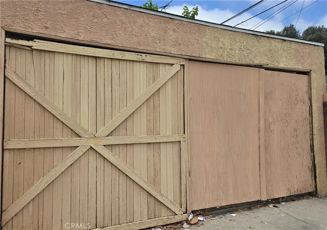 Photo 3 of Sale Pending at 363 E Morningside, Long Beach, CA 90805 | MLS# PW26152572 | Listing updated on 2026-09-17