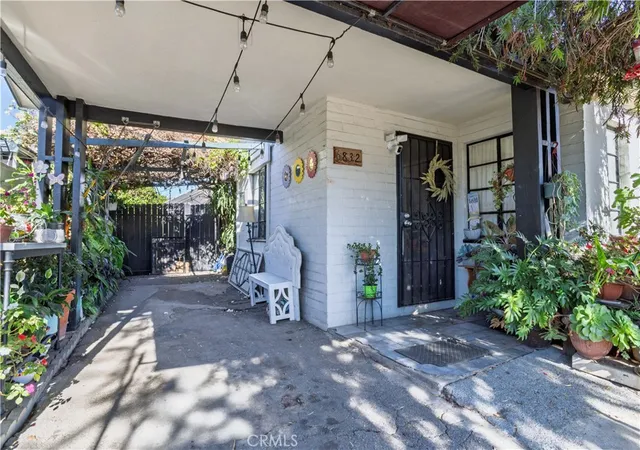 Photo 3 of Sale Pending at 6832 Bellaire Ave, North Hollywood, CA 91605 | MLS# SR26150703 | Listing updated on 2026-09-30