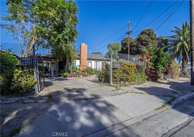 Photo 3 of Sale Pending at 6832 Bellaire Ave, North Hollywood, CA 91605 | MLS# SR26150703 | Listing updated on 2026-09-30
