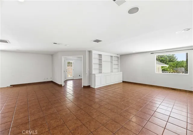 Photo 3 of Sale Pending at 4806 W Ave M14, Lancaster, CA 93536 | MLS# SR26152101 | Listing updated on 2026-09-05