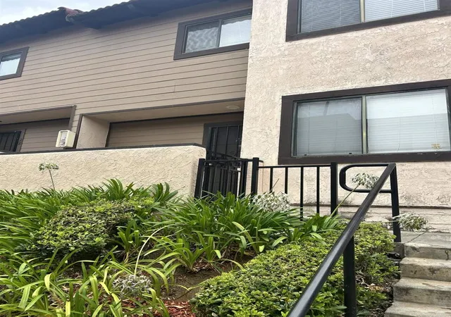 Photo 3 of Townhouse for sale at 955 Postal Way #27, Vista, CA 92083 | MLS# NDP2606688 | Listing updated on 2026-10-06