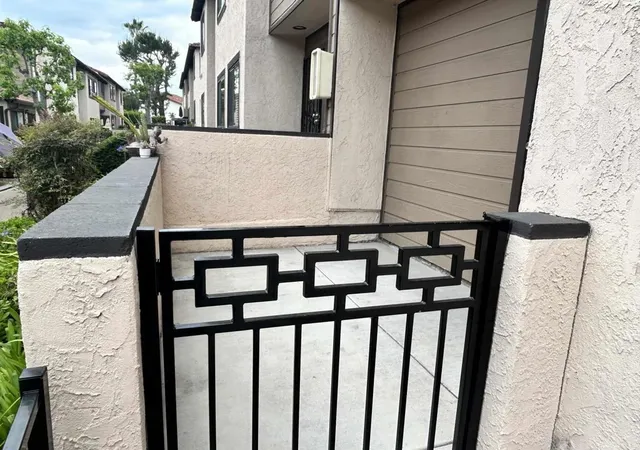 Listing Photo 4 - Condo for sale in building located at 955 Postal Wy, Vista, CA 92083 - Unit #27