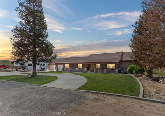 Photo 3 of Sale Pending at 241 Vera Fern Dr, Bakersfield, CA 93308 | MLS# SR26152992 | Listing updated on 2026-09-04