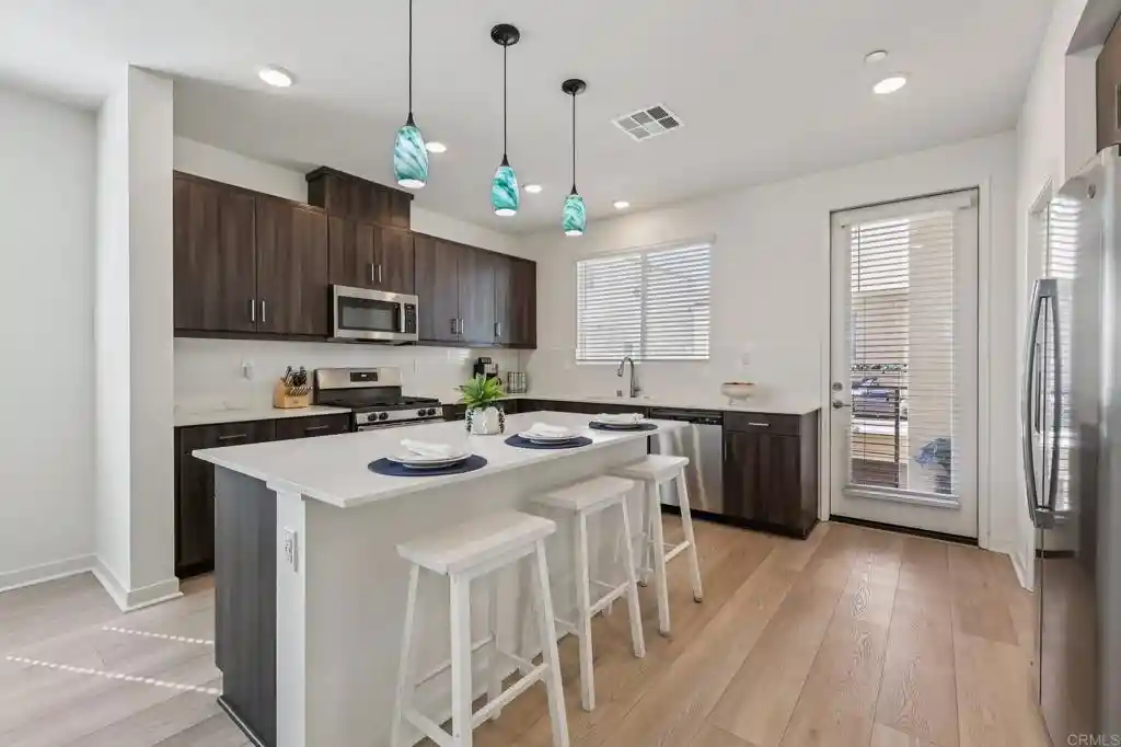 Listing Photo 1 - Condo for sale in 5471 Seacliff Pl located at 5471 Seacliff Pl, San Diego, CA 92154 - Unit #80