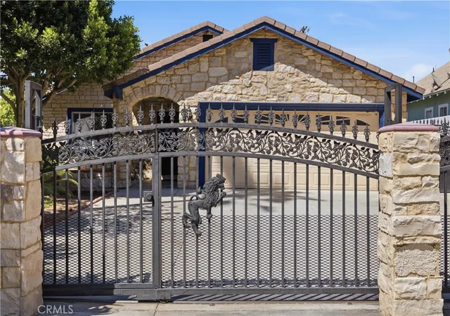 Photo 53 of Sale Pending at 2851 Pleasant St, Riverside, CA 92507 | MLS# DW26152800 | Listing updated on 2026-09-24