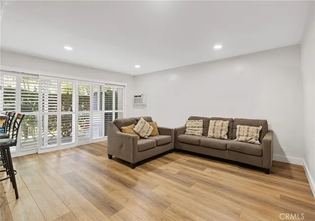 Listing Photo 5 - Condo for sale in building located at 3050 S Bristol, Santa Ana, CA 92704 - Unit #4C