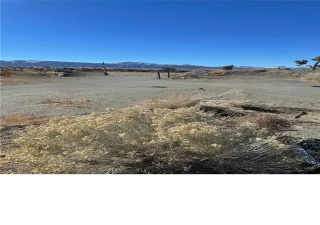 3rd image of 0 Rosado Rd, Pinon Hills, CA 92372 | MLS# HD26153087