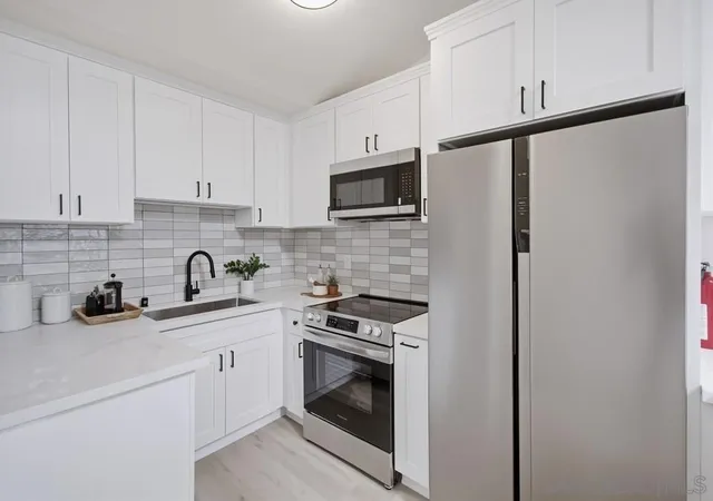 Listing Photo 3 - Condo for sale in building located at 2909 Keats St, San Diego, CA 92106 - Unit #11