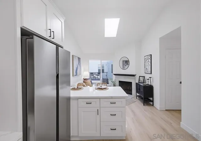 Listing Photo 4 - Condo for sale in building located at 2909 Keats St, San Diego, CA 92106 - Unit #11