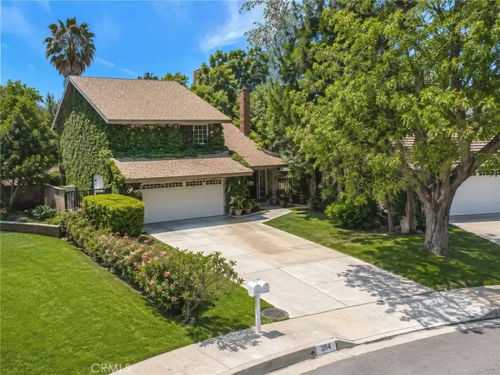 Photo 1 of Single family home for sale at 284 E Brookshire Pl, Brea, CA 92821 | MLS# OC26153160 | Listing updated on 2026-08-10