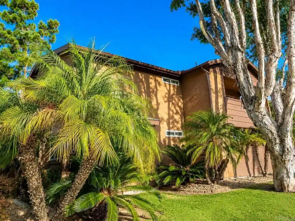 Listing Photo 38 - Condo for sale in 502 Calle Montecito located at 502 Calle Montecito, Oceanside, CA 92057 - Unit #18