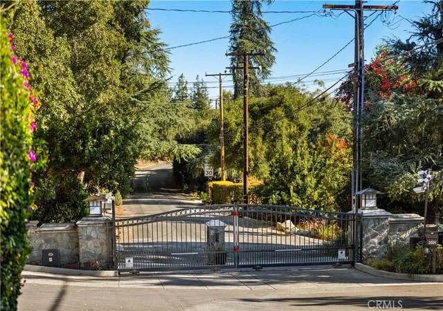 Photo 11 of Land for sale at 1701 Country Ln, Pasadena, CA 91107 | MLS# OC26151829 | Listing updated on 2026-07-14