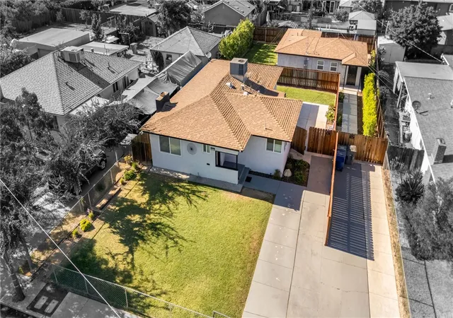 Photo 1 of Multi family home for sale at 914 W Cambridge Ave, Fresno, CA 93705 | MLS# IV26152720 | Listing updated on 2026-09-24