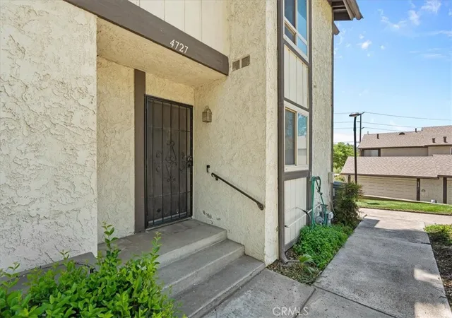 Photo 3 of Sale Pending at 4727 Knickerbocker, Riverside, CA 92501 | MLS# IV26151854 | Listing updated on 2026-09-17