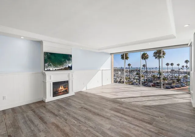 Listing Photo 5 - Condo for sale in building located at 1200 Harbor Dr N, Oceanside, CA 92054 - Unit #3C