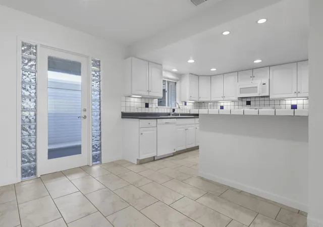 Photo 4 of Condo for sale at 415 E Avenida Granada, Palm Springs, CA 92264 | MLS# PTP2605293 | Listing updated on 2026-10-03