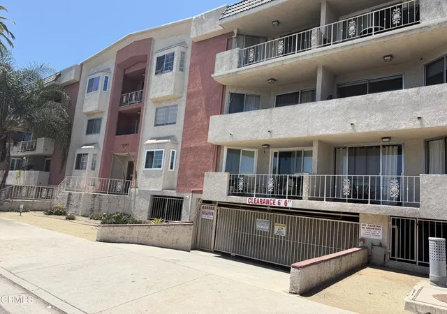 2nd image of 4705 Kester Ave, Sherman Oaks, CA 91403