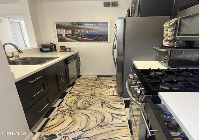 4th image of 4705 Kester Ave #116, Sherman Oaks, CA 91403 | MLS# P1-28004
