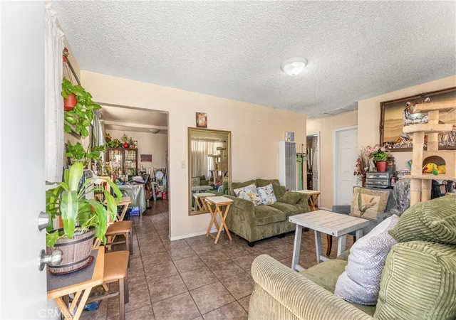 Photo 3 of Sale Pending at 406 E 408 Ave Q7, Palmdale, CA 93550 | MLS# SR26153408 | Listing updated on 2026-09-21