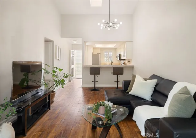 Photo 2 of Condo for sale at 645 Chestnut #305, Long Beach, CA 90802 | MLS# DW26152796 | Listing updated on 2026-09-30