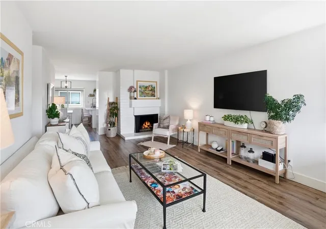 Listing Photo 5 - Condo for sale in building located at 1228 Rutland, Newport Beach, CA 92660 - Unit #6