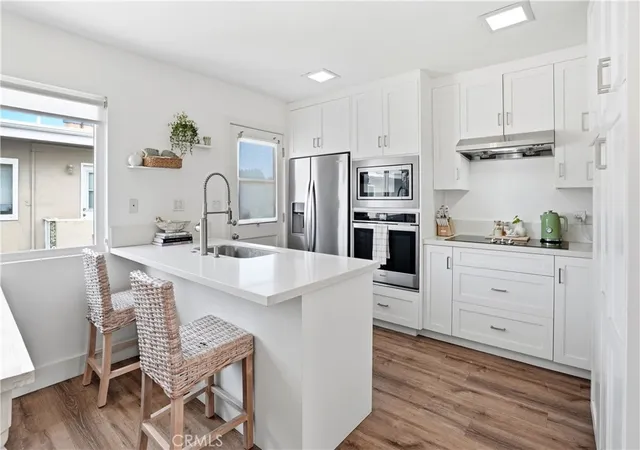 Listing Photo 1 - Condo for sale in building located at 1228 Rutland, Newport Beach, CA 92660 - Unit #6