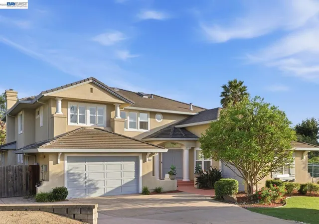 Photo 3 of Sale Pending at 48564 Avalon Hts Ter, Fremont, CA 94539 | MLS# 41141571 | Listing updated on 2026-09-04