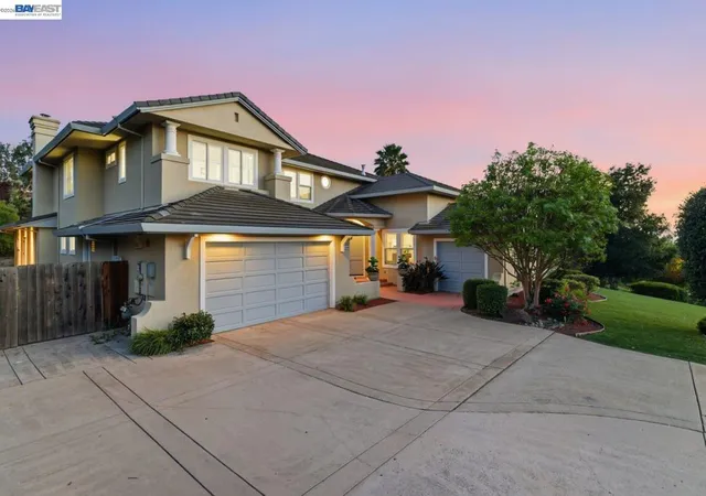 Photo 3 of Sale Pending at 48564 Avalon Hts Ter, Fremont, CA 94539 | MLS# 41141571 | Listing updated on 2026-09-04