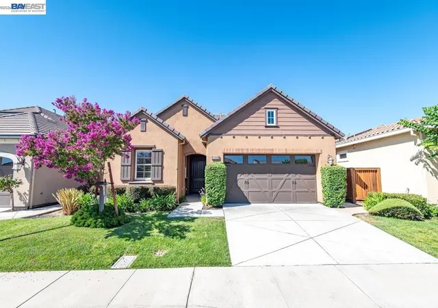 Photo 2 of Single family home for sale at 1033 Malbec Ln, Brentwood, CA 94513 | MLS# 41141576 | Listing updated on 2026-10-05