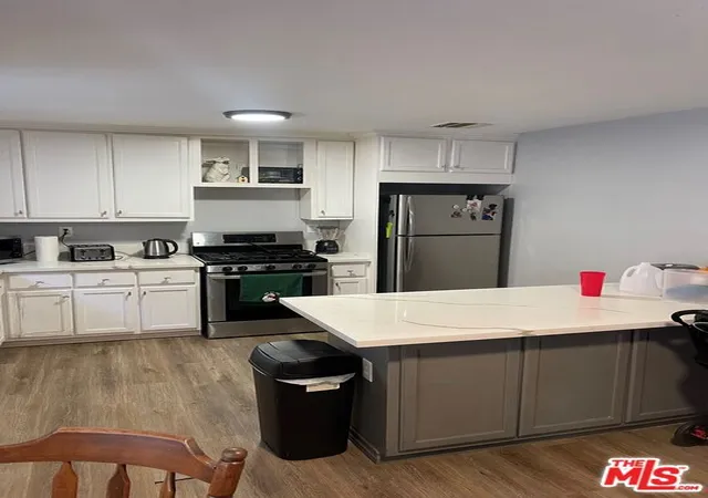 Photo 2 of Single family home for sale at 915 E 76th Place, Los Angeles, CA 90001 | MLS# 26859631 | Listing updated on 2026-07-14
