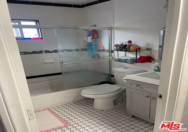 Photo 3 of Single family home for sale at 915 E 76th Place, Los Angeles, CA 90001 | MLS# 26859631 | Listing updated on 2026-07-14