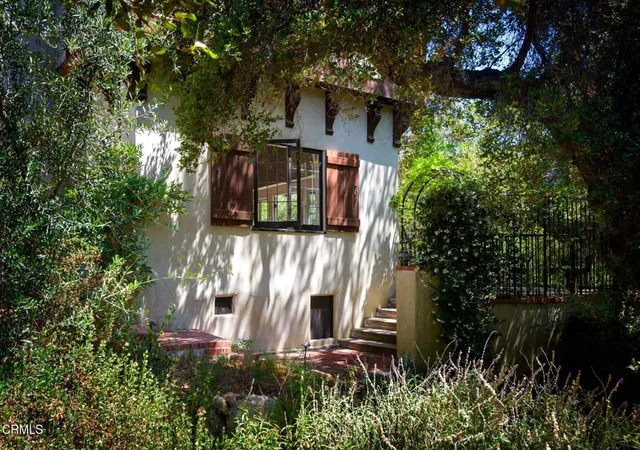 Photo 3 of Single family home for sale at 520 Foothill Rd, Ojai, CA 93023 | MLS# V1-37600 | Listing updated on 2026-09-28
