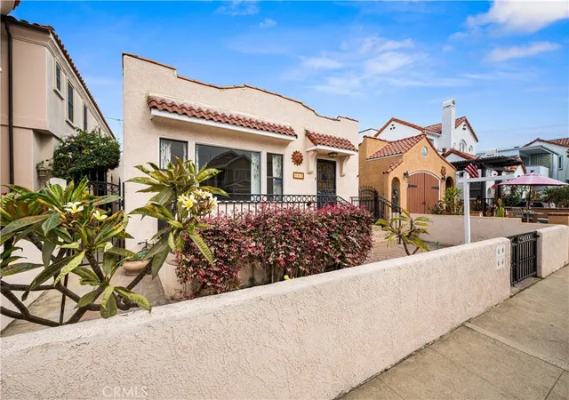 3rd image of 161 Santa Ana, Long Beach, CA 90803 | MLS# PW26150769