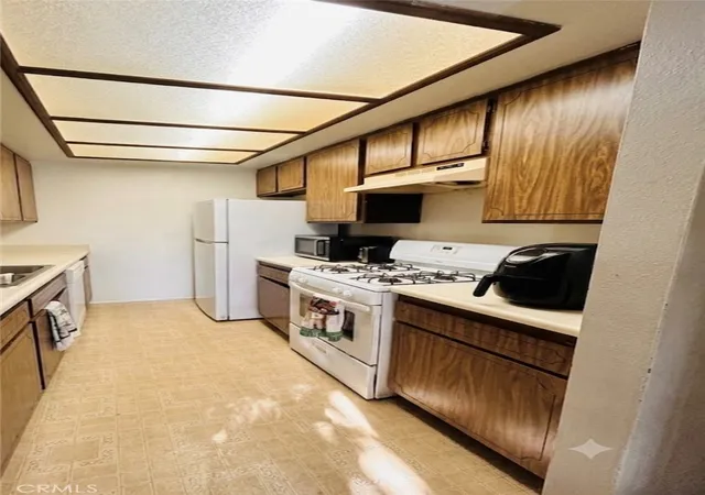 Photo 3 of Condo for sale at 149 W 6th Street #10, San Bernardino, CA 92401 | MLS# CV26153712 | Listing updated on 2026-10-03