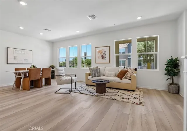 Listing Photo 4 - Condo for sale in building located at 4295 S Hermosa Paseo, Ontario, CA 91761