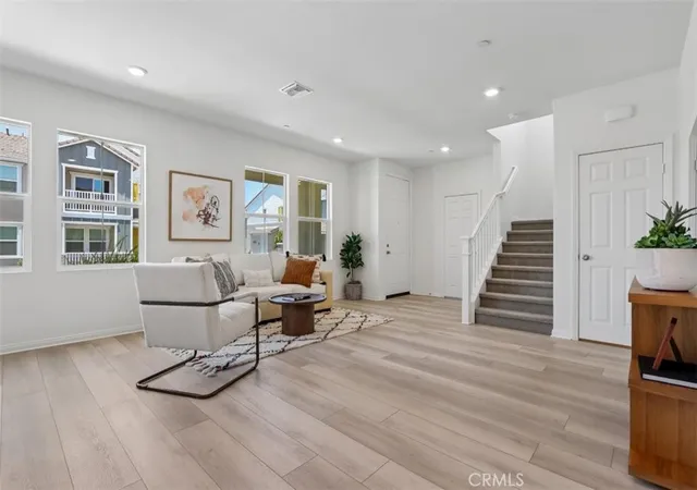 Listing Photo 5 - Condo for sale in building located at 4295 S Hermosa Paseo, Ontario, CA 91761
