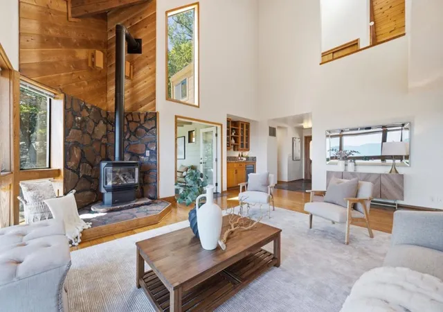 Photo 3 of Sale Pending at 18788 Favre Ridge Rd, Los Gatos, CA 95033 | MLS# ML82053985 | Listing updated on 2026-10-10