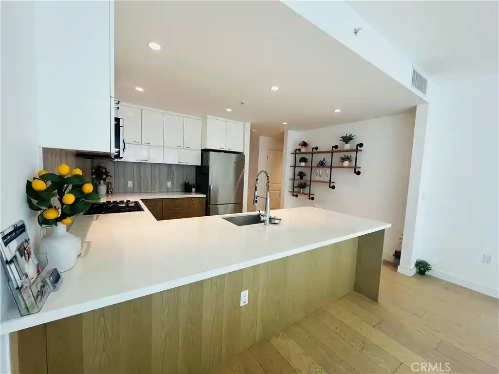 Condo for sale at 400 S Broadway #814, Los Angeles, CA 90013 | MLS# WS26153821