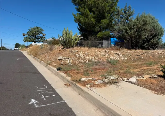 5th image of 412 E 12Th St, Beaumont, CA 92223 | MLS# OC26153950
