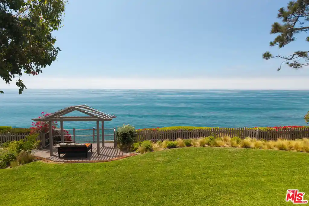 Photo 1 of Single family home for sale at 28980 Cliffside Dr, Malibu, CA 90265 | MLS# 26853119 | Listing updated on 2026-08-04