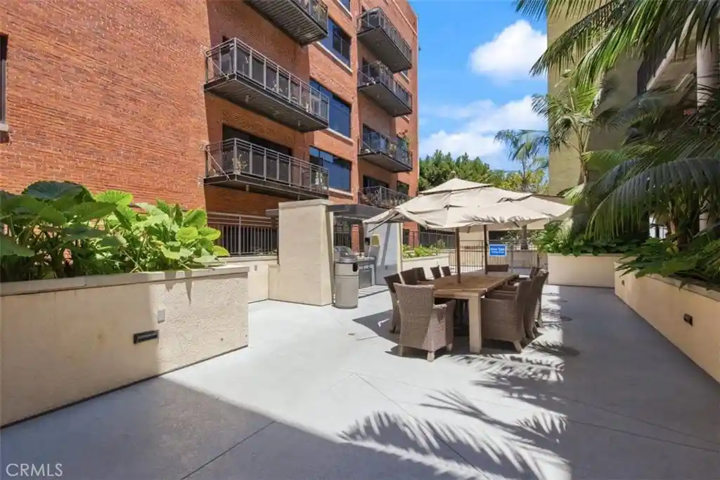 Listing Photo 38 - Condo for sale in 835 Locust Ave located at 835 Locust Ave, Long Beach, CA 90813 - Unit #317