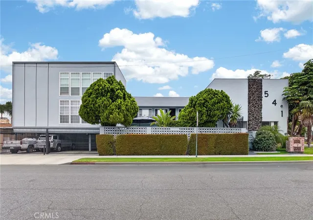 3rd image of 541 N Naomi, Burbank, CA 91505 | MLS# SR26152429